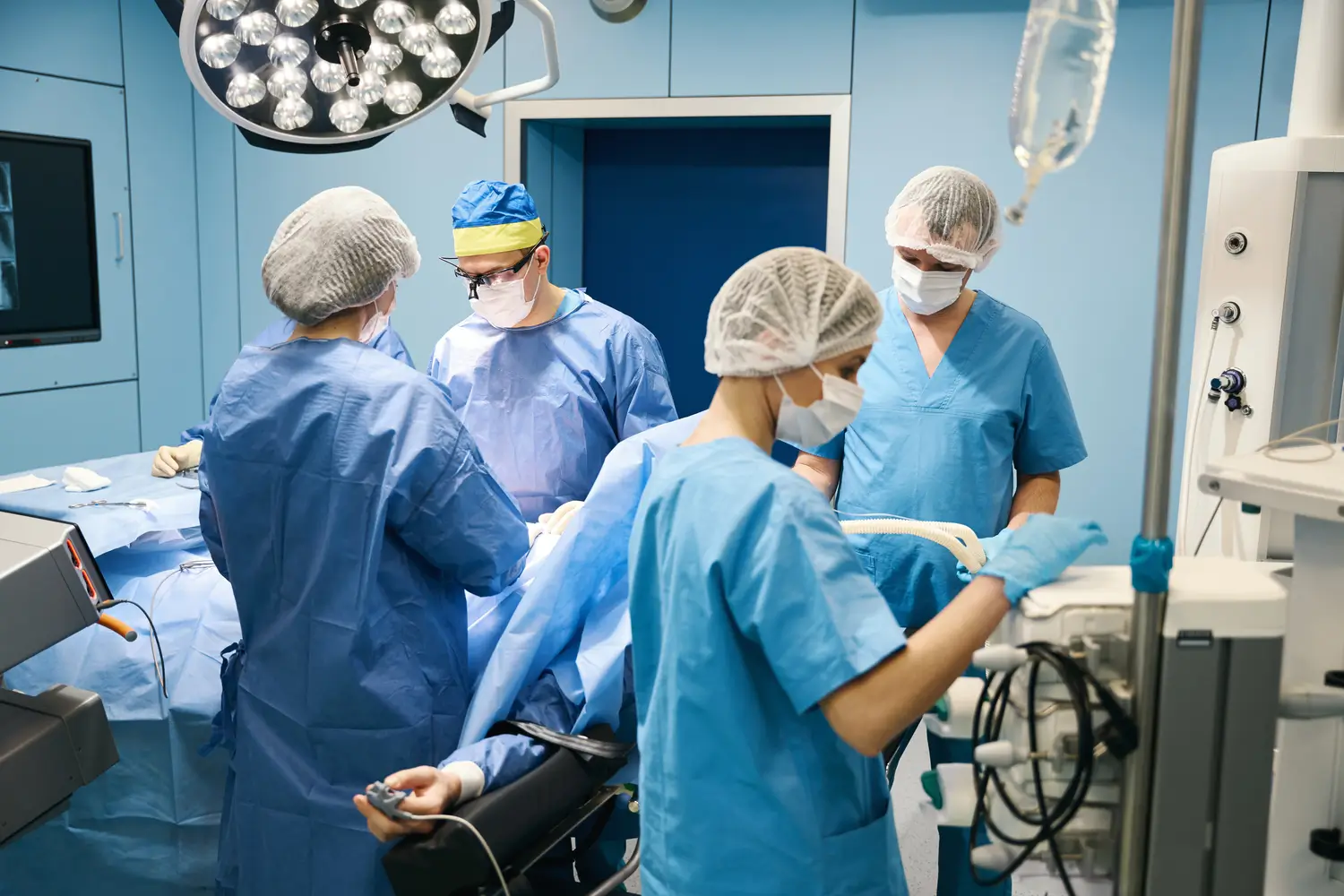 cirugías más frecuentes en ecuador Ejemplo de cirugía de fracturas, frecuente tras caídas y accidentes-clinica post quirúrgica